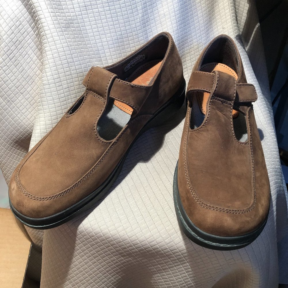 Easyspirits women Brown Nubuck Velcro, 7.5W